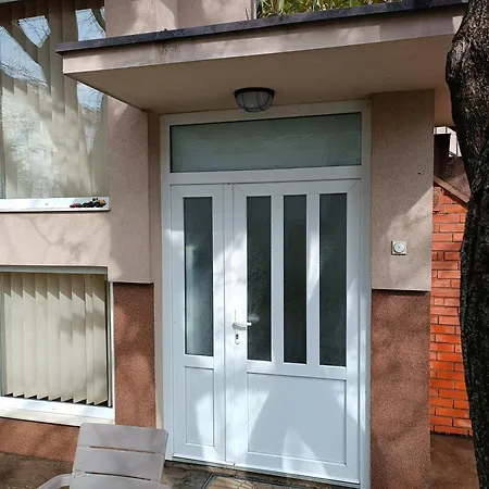 Liska Apartment